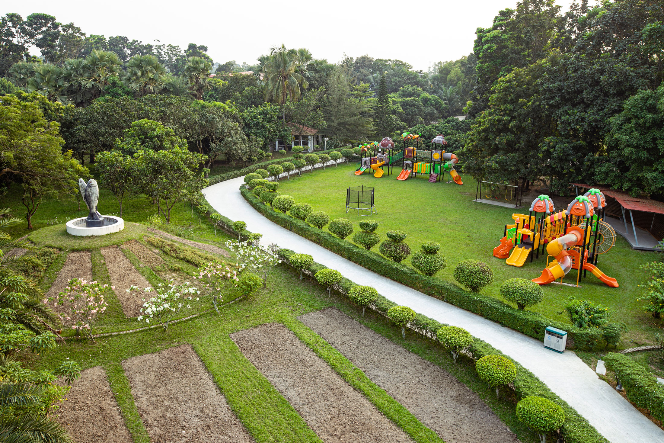 Dream Square Resort landscaped grounds